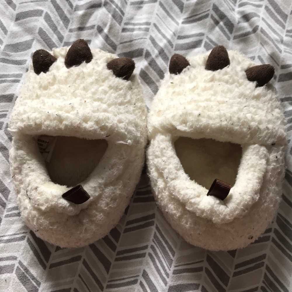 Bear paw slippers